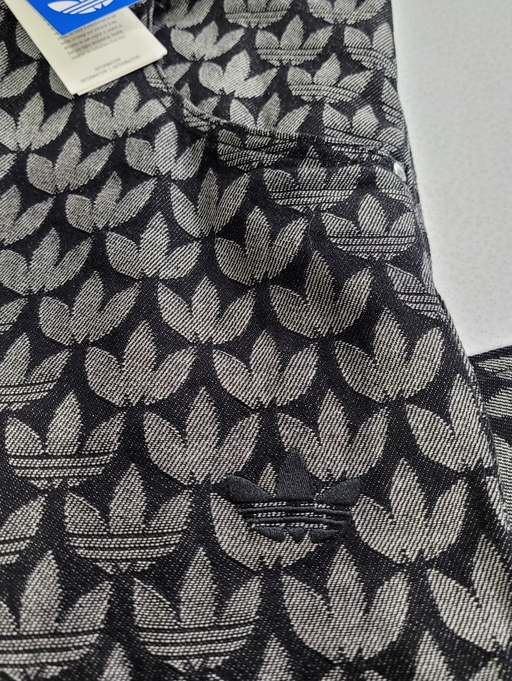 New adidas men DENIM like LOOSE MONOGRAM PANTS Sz 38 - Picture 2 of 10